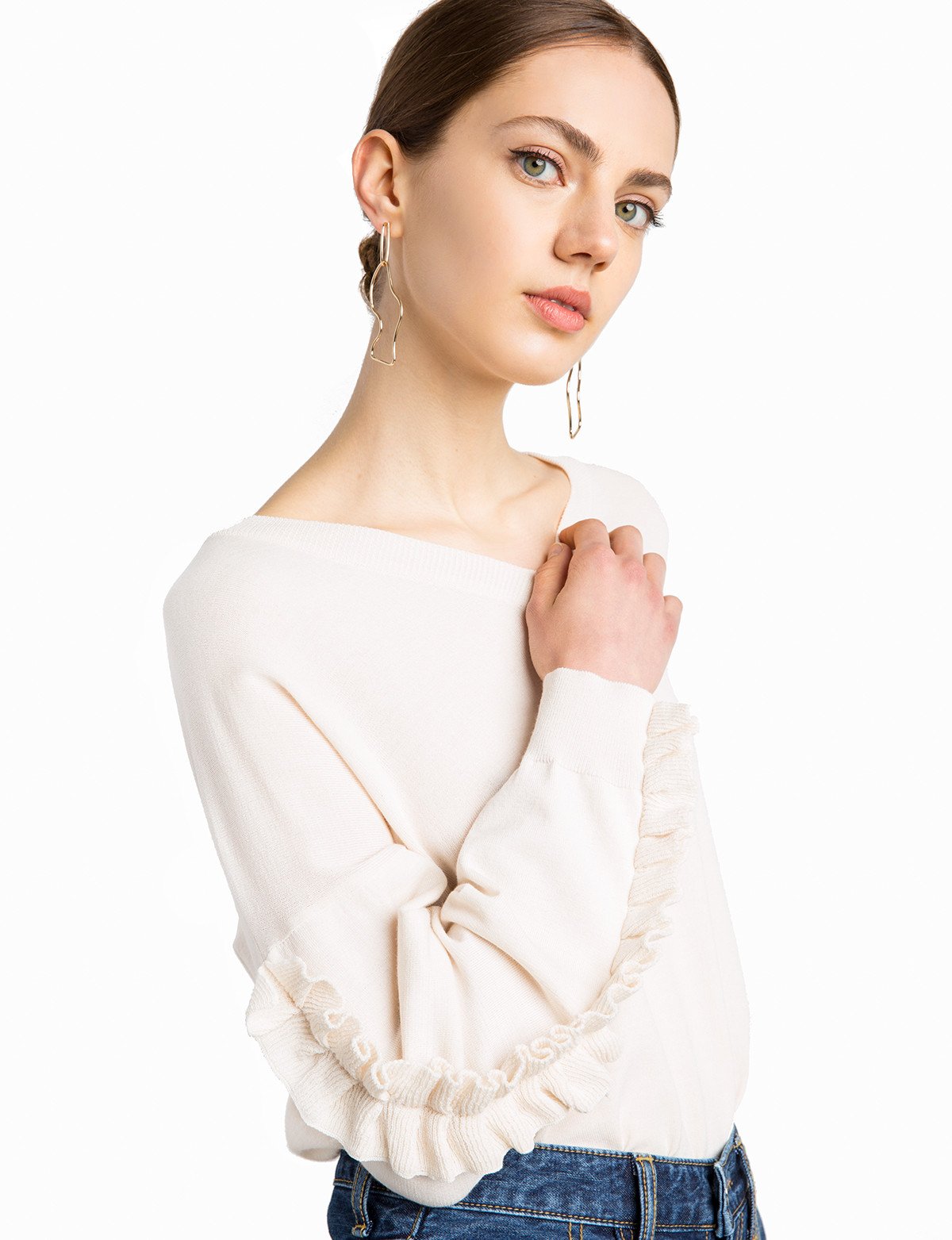 Ivory Ruffled Sleeve Sweater